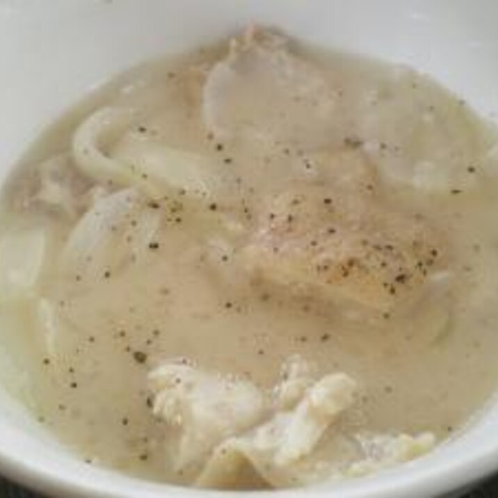 鶏肉と玉葱の豆乳スープ